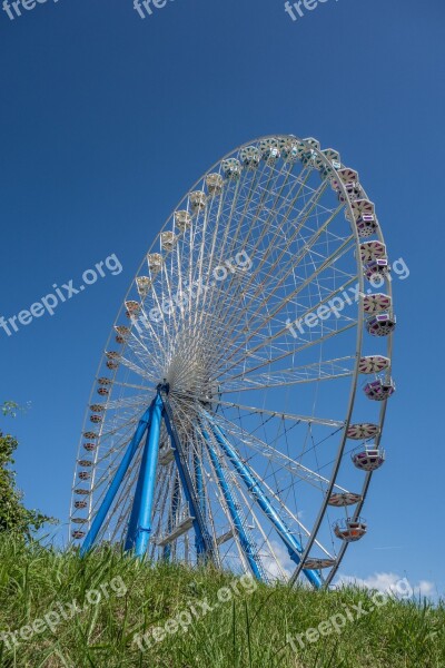 Ferris Wheel Carnies Folk Festival Ride Fair