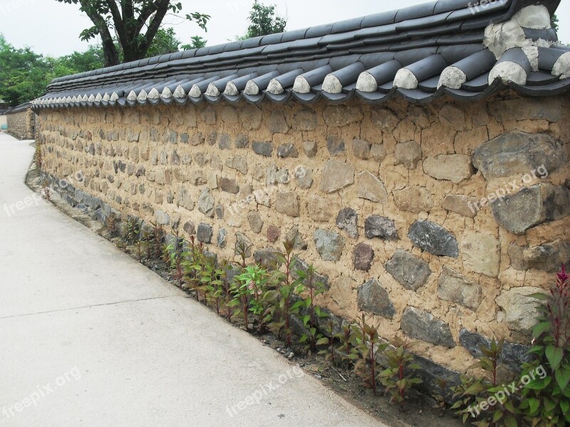 Hanok Republic Of Korea There Wouldn't Be A Traditional Building Traditional