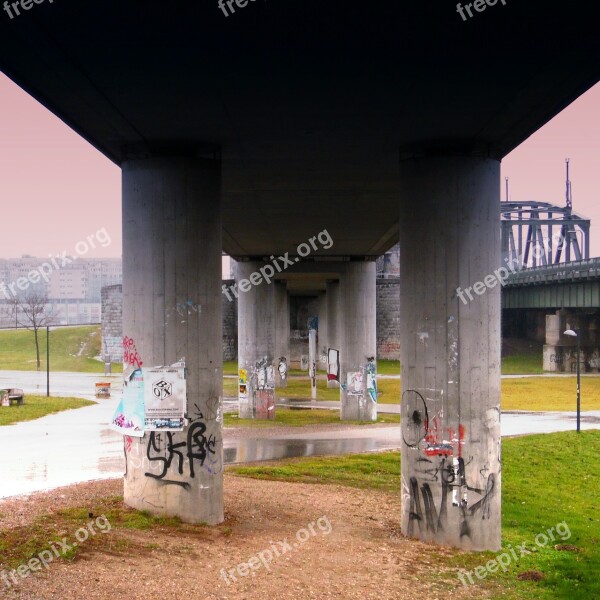 Columnar Bridge Architecture Building Pillar