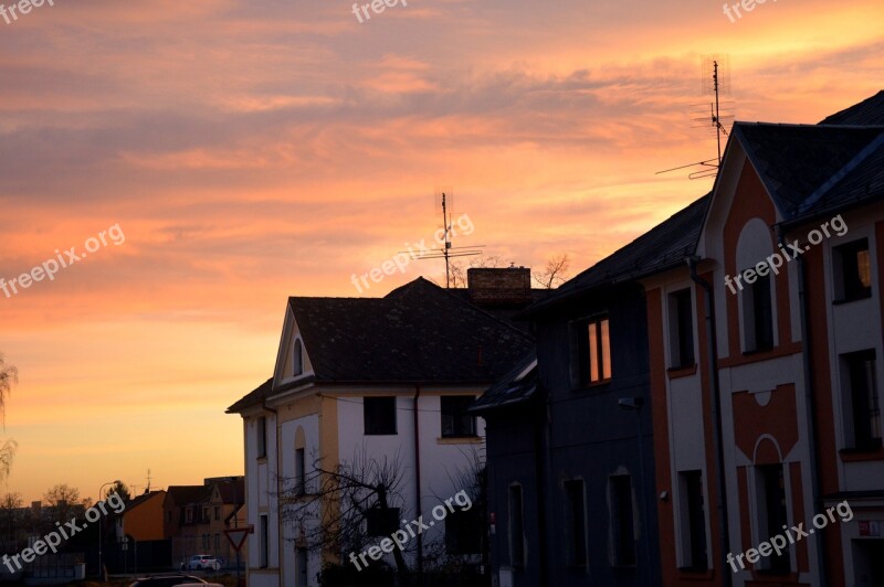 Dawn Sky Houses Auto Light