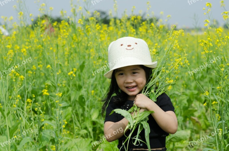 Little Flower Reform Field Girl Young