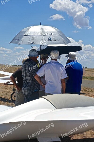 Unbrella Shade Discussion Standing Huddle