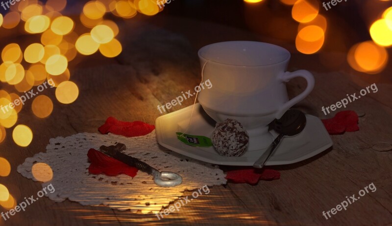 Cup Tee Cozy Bokeh Lighting