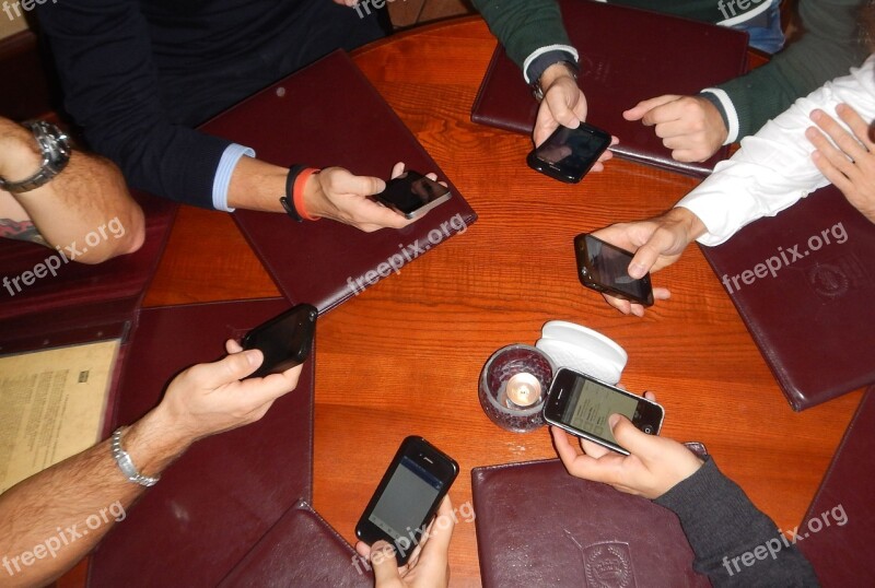 Phones Smartphone Asociality Asocial Restaurant Table