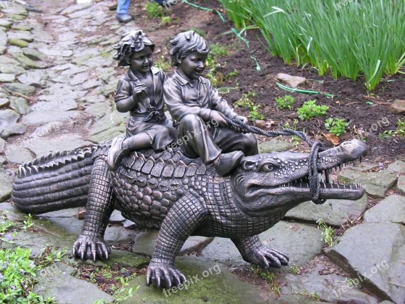 Sculpture Statue Alligator Children Backyard