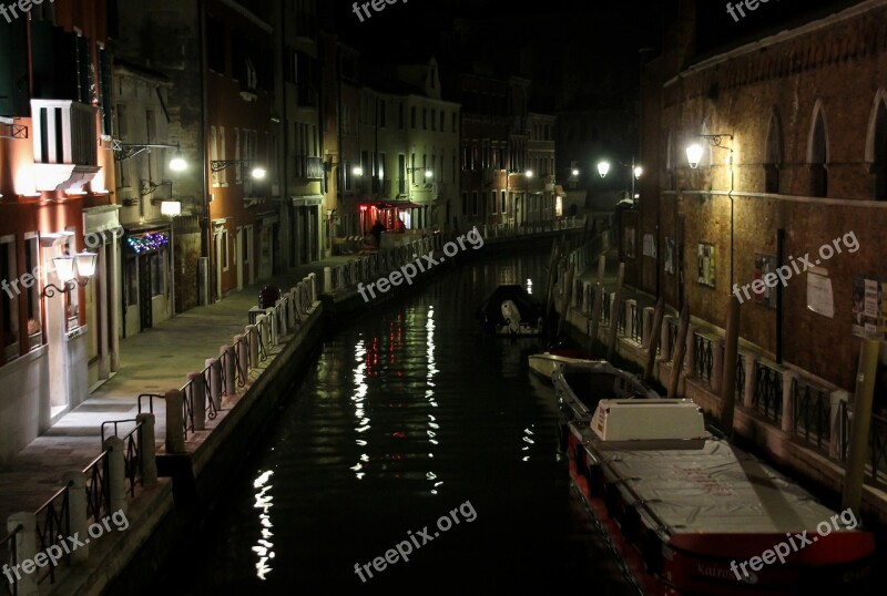 Channel Boat Houses Night Light