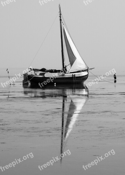 Old Boat Sea Refelection Black White Calm