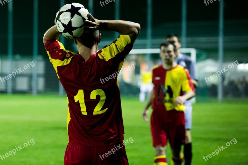 Football Footballers Throw In Free Photos