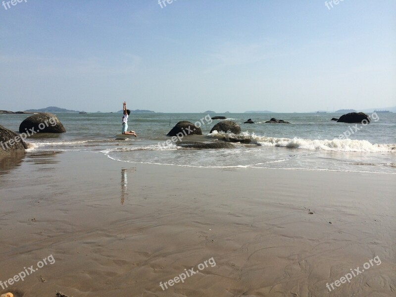 Beach Sea Water Spray Kids Jump