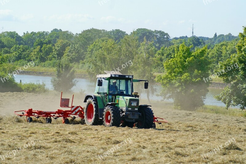 Tractors Hay Contact Elbe Side Canal Fendt