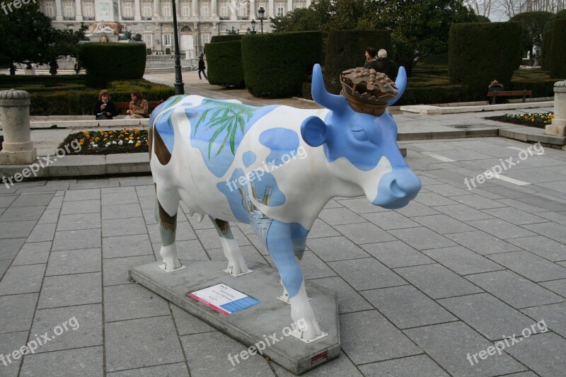 Sculpture Street Cow Animal Art