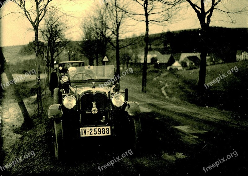 Oldtimer Vintage On The Go Driving A Car Auto