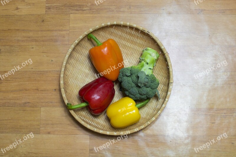 Paprika V Local Li Broccoli Yellow Paprika Red Paprika