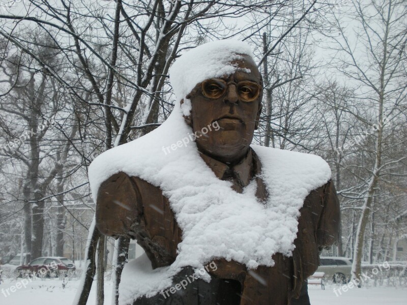 Statue Debrecen Hungary Klinikatelep Istvan Weint Free Photos