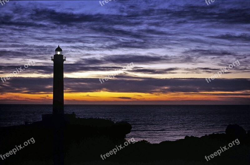 Lighthouse Light Dark Darkness Dusk