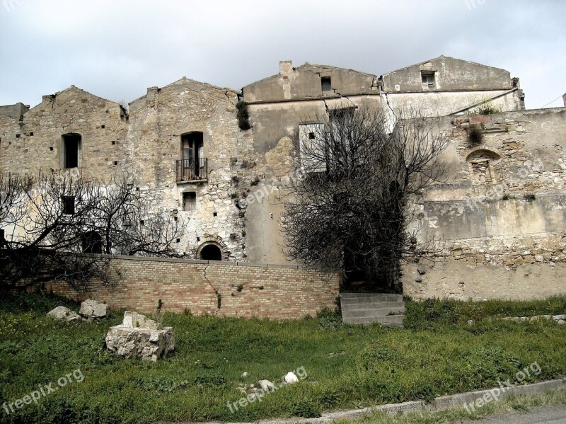 Craco Homeless Earthquake Italy Abandoned Village