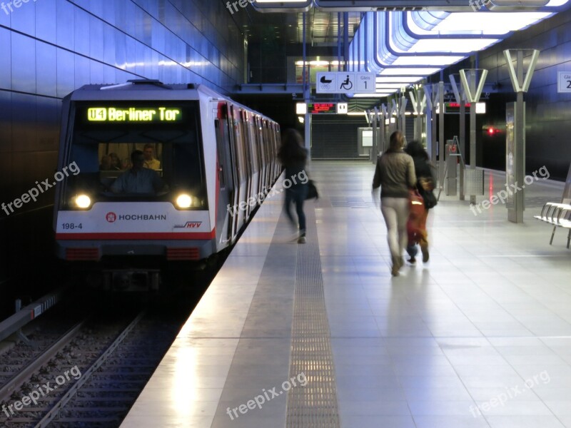 Railway Station Metro Passengers City Life Drive