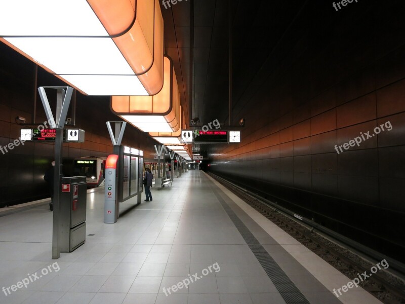 Railway Station Metro Passengers City Life Drive