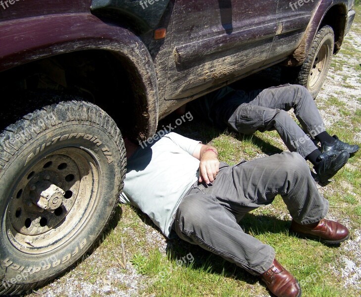 Breakdown Automobile Repair Mutual Aid Mechanics