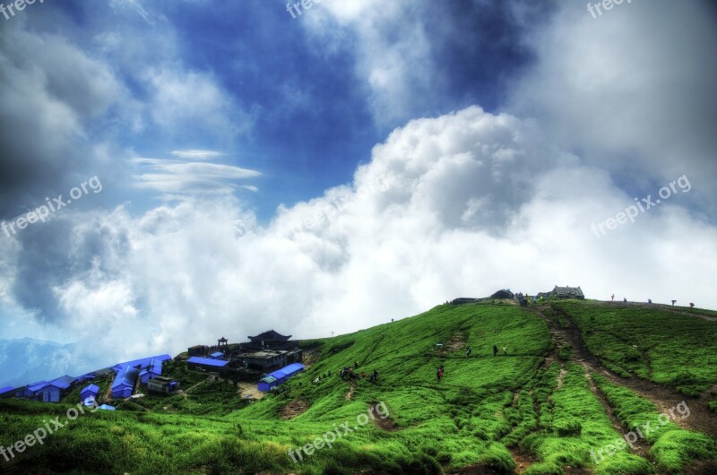 White Cloud Blue Sky House Grassland Wugongshan