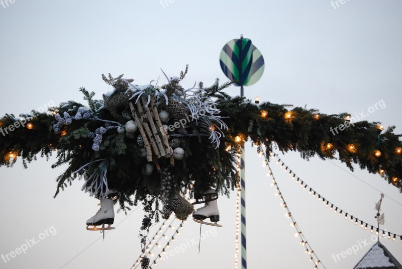 Ice Skating Vintage Market Winter Decoration