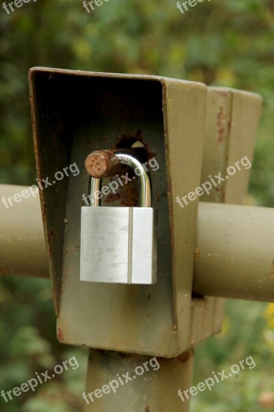 Castle Closed Padlock To Close