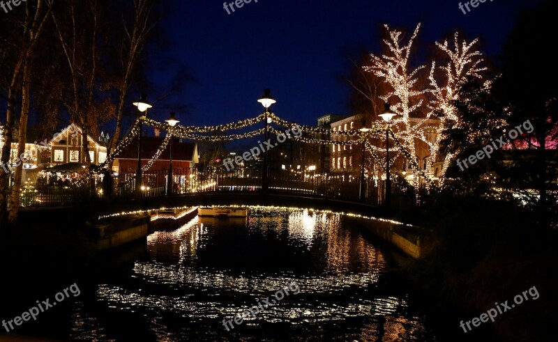 Water Light Light Chain Mirroring Christmas Market