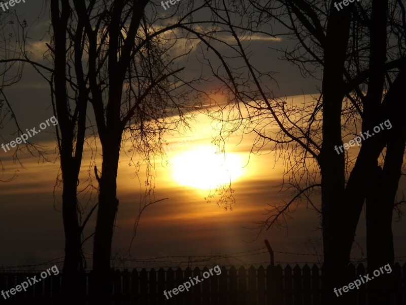 East Sun Sky Red Cloud