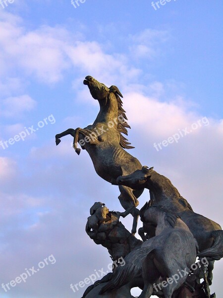 Monument To Horses In Vigo Horses Bronze Momentum Force