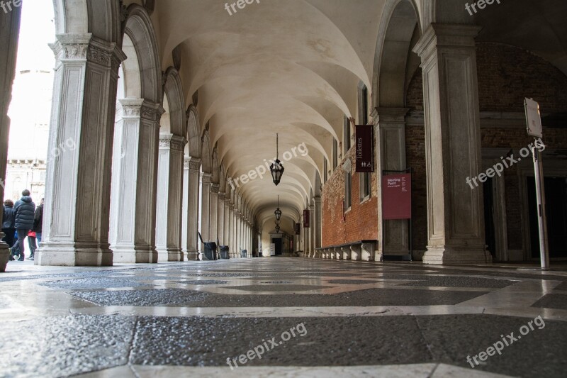 Doge's Palace Venice Gang St Mark's Square Building