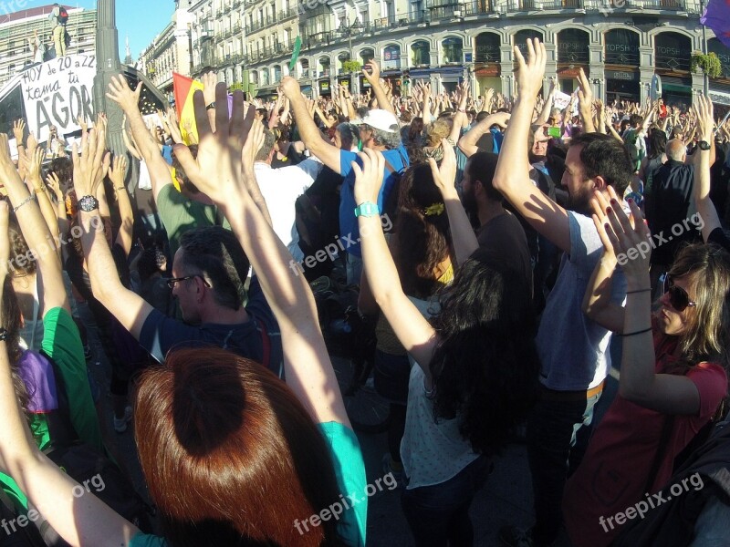 Demonstration People Plaza Sun Madrid