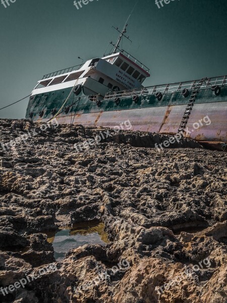 Stranded General Average Ship Leak Frachtschiff Coast