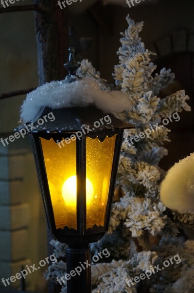 Lantern Light Snowy Artificial Snow Lighting