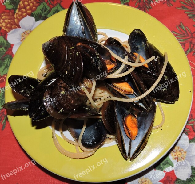 Spaghetti Mussels Dish Eat Pasta