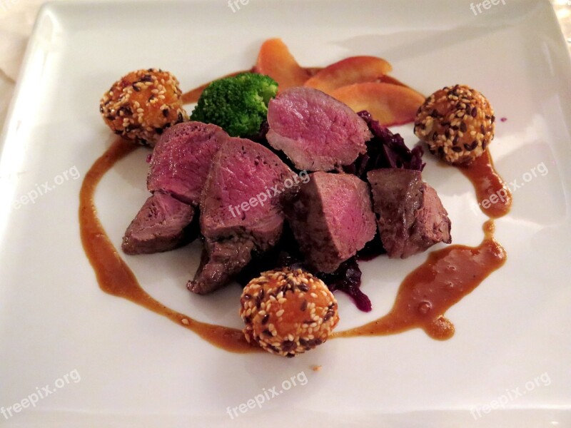 Venison Roe Deer Pink Eat Red Cabbage