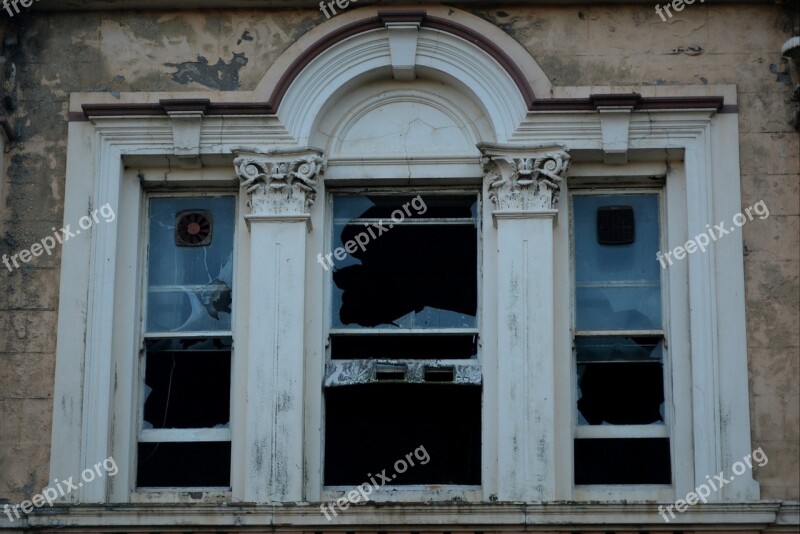 Rhombus Dilapidated Building Vandalism Smashed Windscreen Free Photos