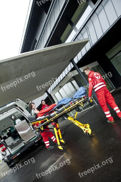 Red Cross Doctor On Call Liège Wear Clinic