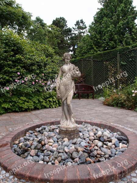 Statue Fountain Landscape Burnby Gardens Pocklington