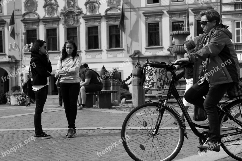 Ciclista Round Square Czech Budejovice Black And White