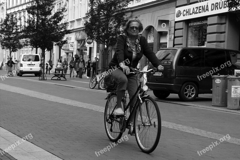 Ciclista Black And White Mrs Round Ride