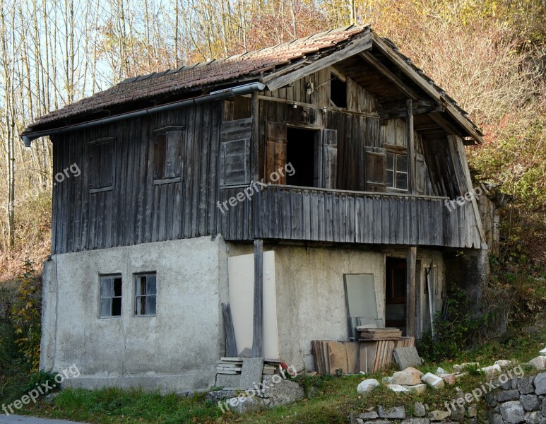 Barrack Building Abandoned Decay Lapsed