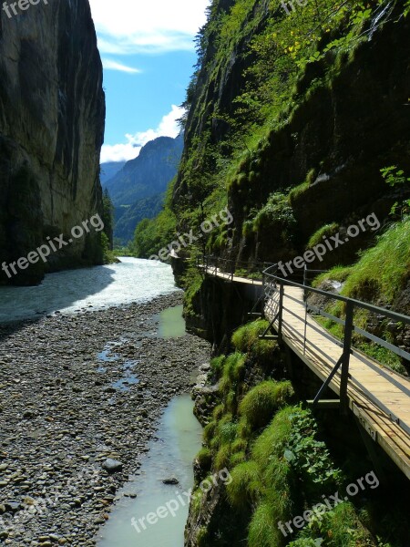 Aare Clammy Gorge Away Web