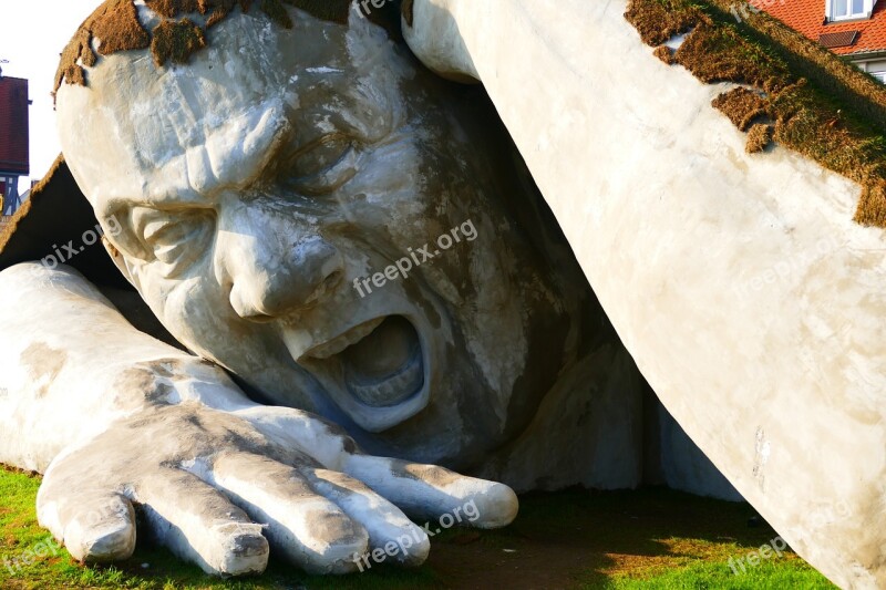 Ervin Ahmad Lóránth Sculpture Giant Stone Cry