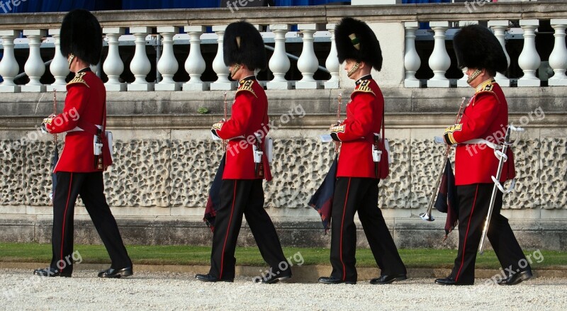 Trumpeter Fanfare Trumpeters Uniforms Dress Sword Marching In Line