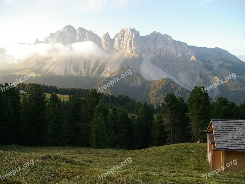 Treasure Hut South Tyrol Rose Garden View Mountains