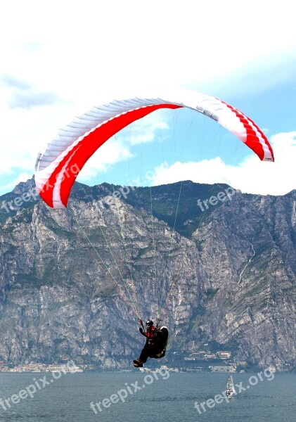 Paragliding Flying Paraglider Freedom Mountains