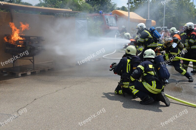 Fire Respiratory Protection Feuerloeschuebung Firefighters Delete