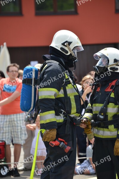 Fire Respiratory Protection Feuerloeschuebung Firefighters Delete