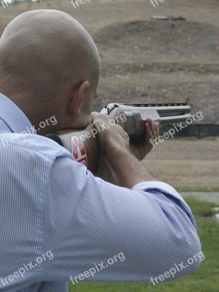 Calvo Shoot Shotgun Shooting Back