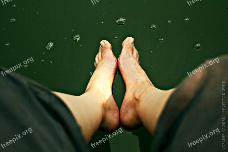 Feet Water Bubbles Green Free Photos